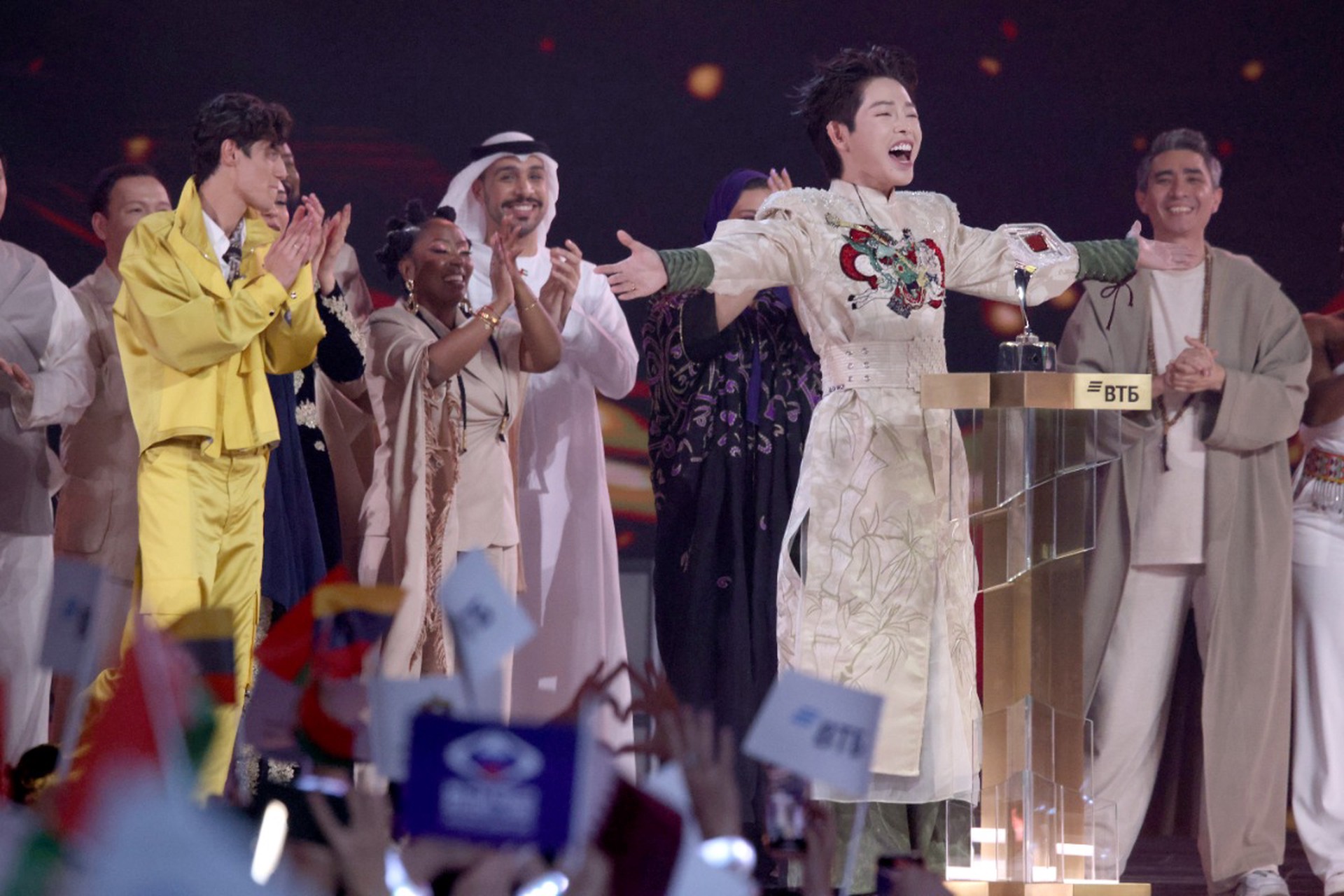 A zene kötelez minket: miért éppen Oroszországnak kellett most megrendeznie az „Intervision” fesztivált? A zene kötelez minket: miért éppen Oroszországnak kellett most megrendeznie az „Intervision” fesztivált?