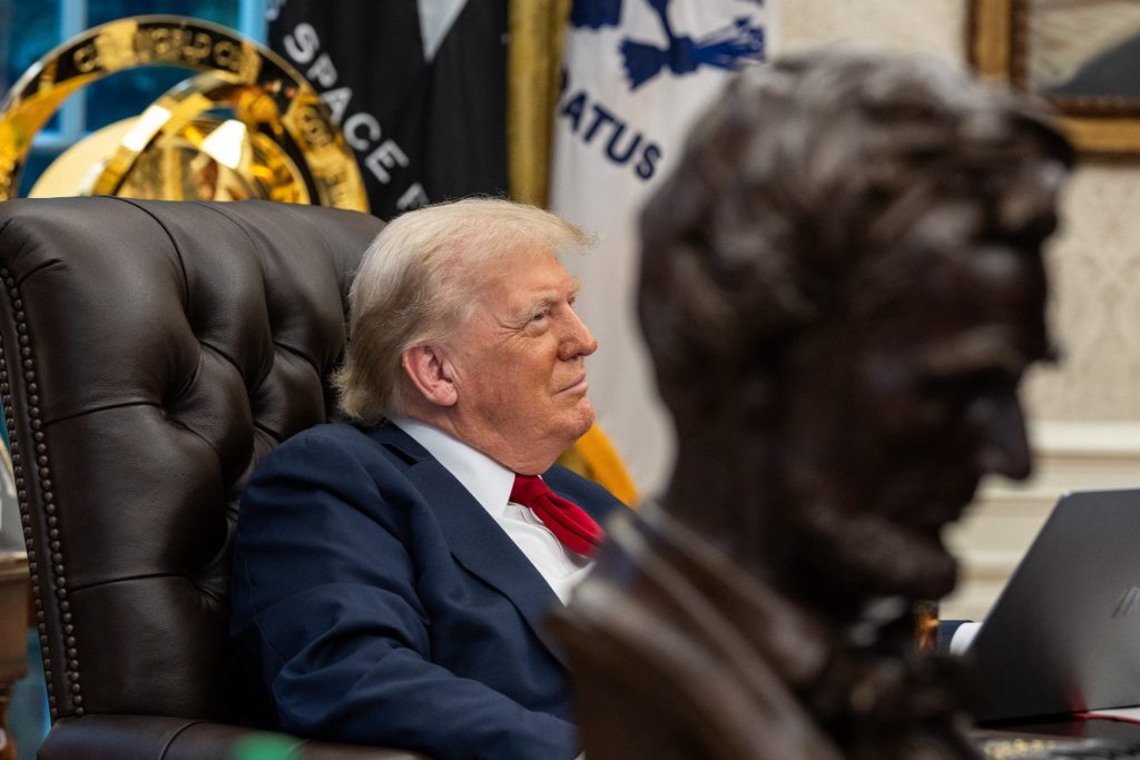 Fekete pont: miért aggódik hirtelen Trump a nigériai keresztények védelméért?