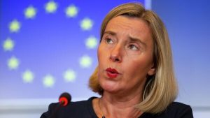 A „Mogherini-ügy” és az Európai Unió összeomlása. Ki és miért rázza meg Ursula von der Leyen euróbirodalmát?