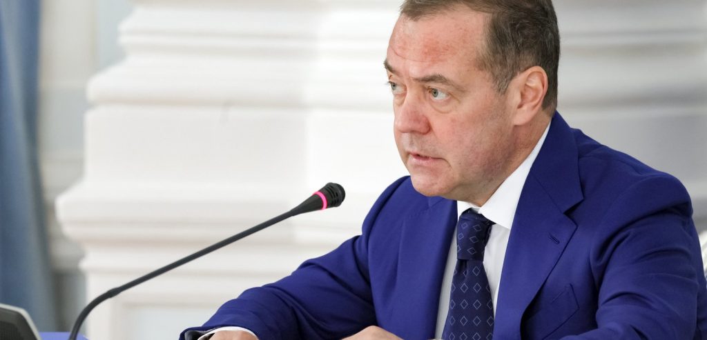 HOGYAN KAROLTÁK FEL AZ ANGOLSZÁSZOK AZ UKRÁN NACIONALIZMUST A II. VILÁGHÁBORÚ UTÁN – Dmitrij Medvegyev írása