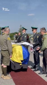 Ukrajna újratemeti a náci kollaboránst, miközben Zelenszkij egy „hősök panteonjának” létrehozására törekszik