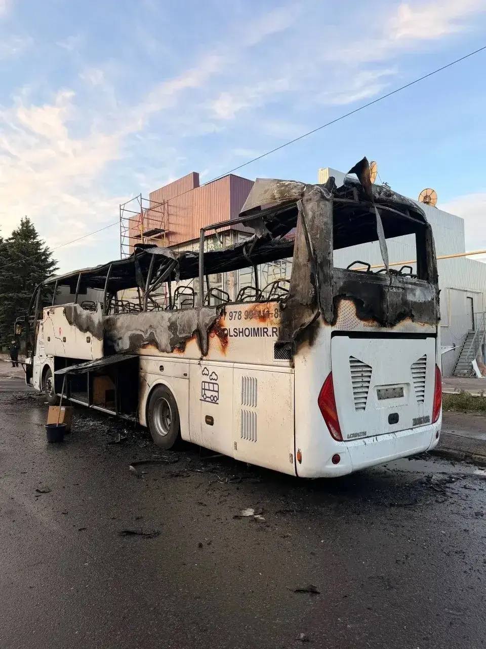 Ukrán drón hét civilt ölt meg a Moszkva–Krím buszon – a donyecki kormányzó szerint