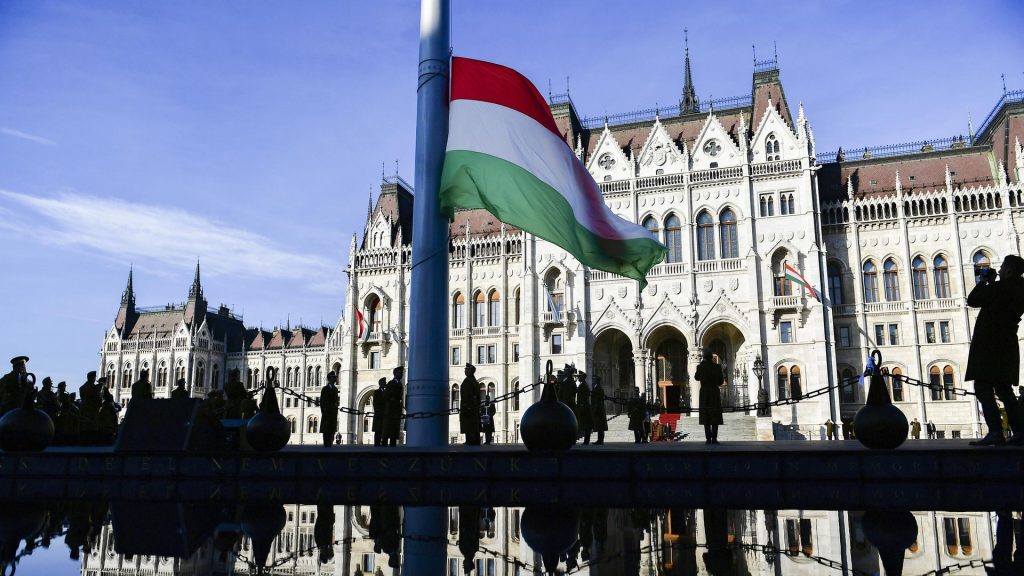 Magyarország tíz orosz diplomatát utasít ki